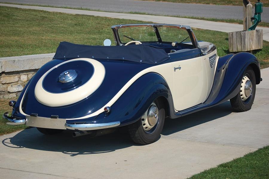  BMW 327/2 Sport Convertible 1953 года  (фото 16 из 17)